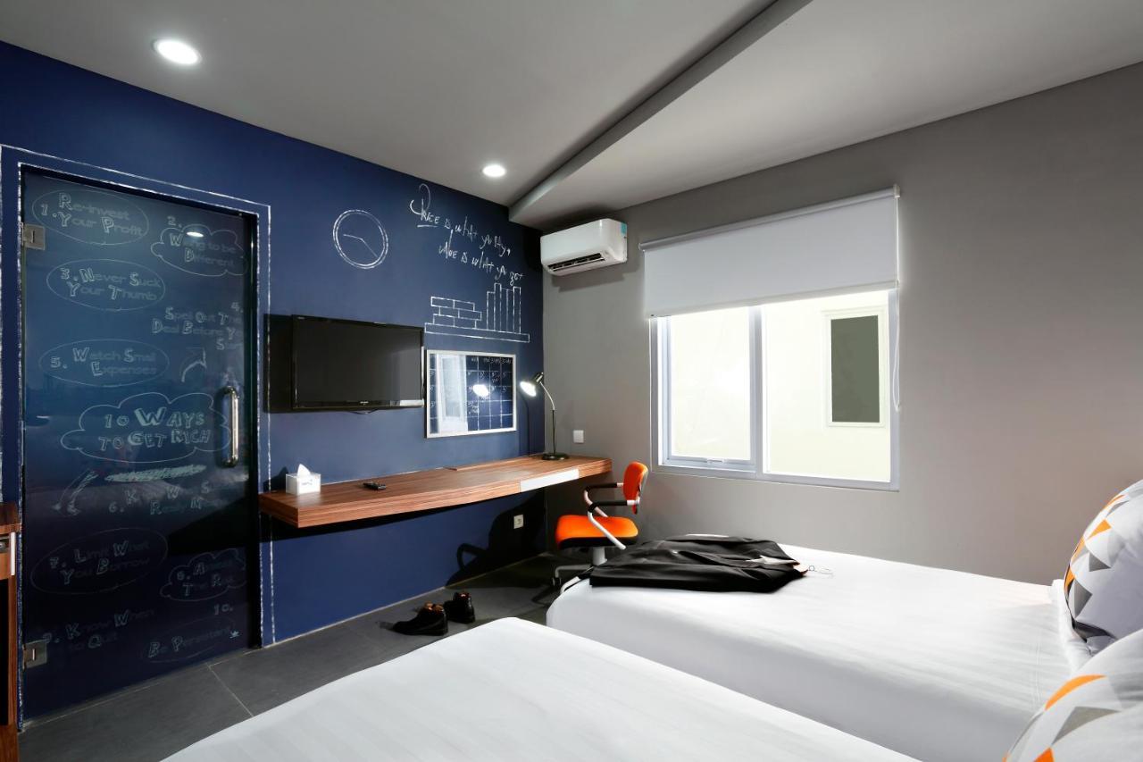 Berry Biz Hotel Sunset Road Семиняк Екстериор снимка