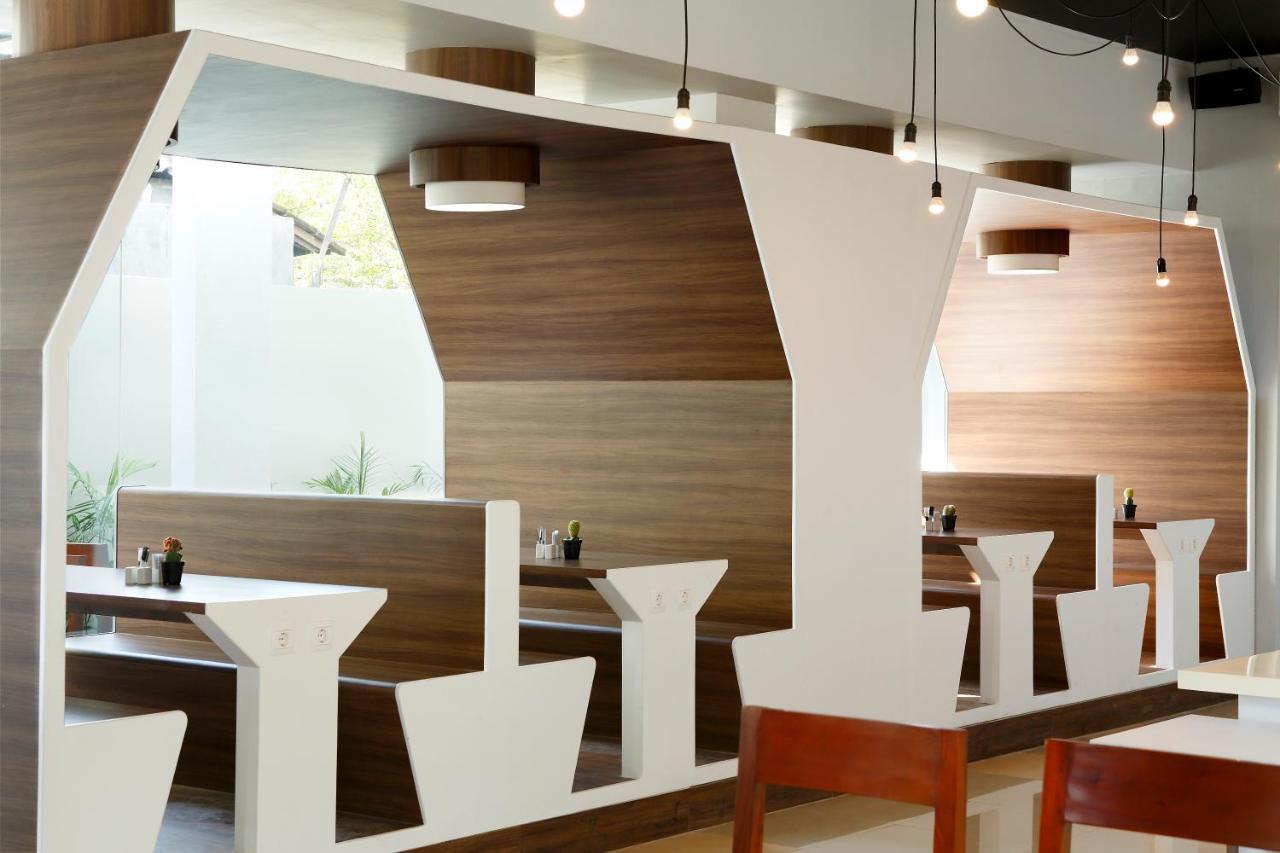 Berry Biz Hotel Sunset Road Семиняк Екстериор снимка