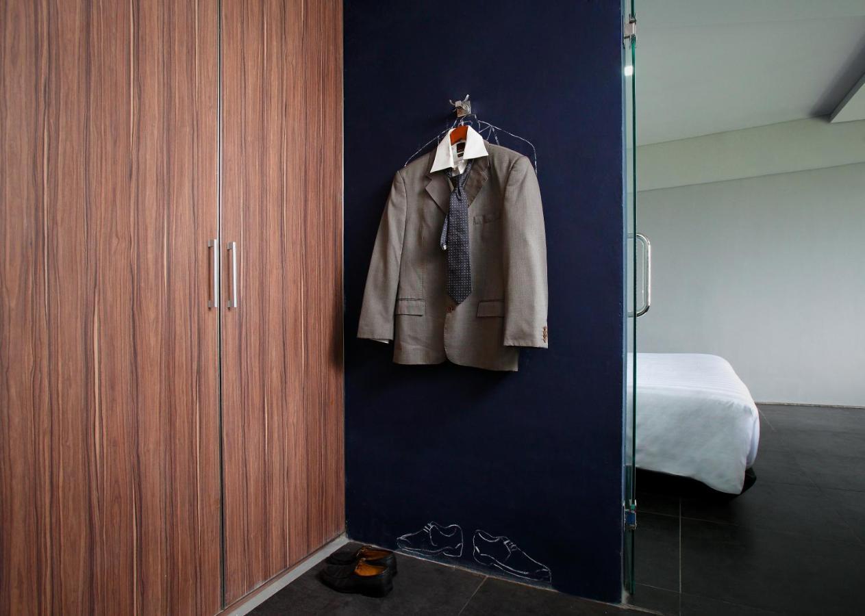 Berry Biz Hotel Sunset Road Семиняк Екстериор снимка