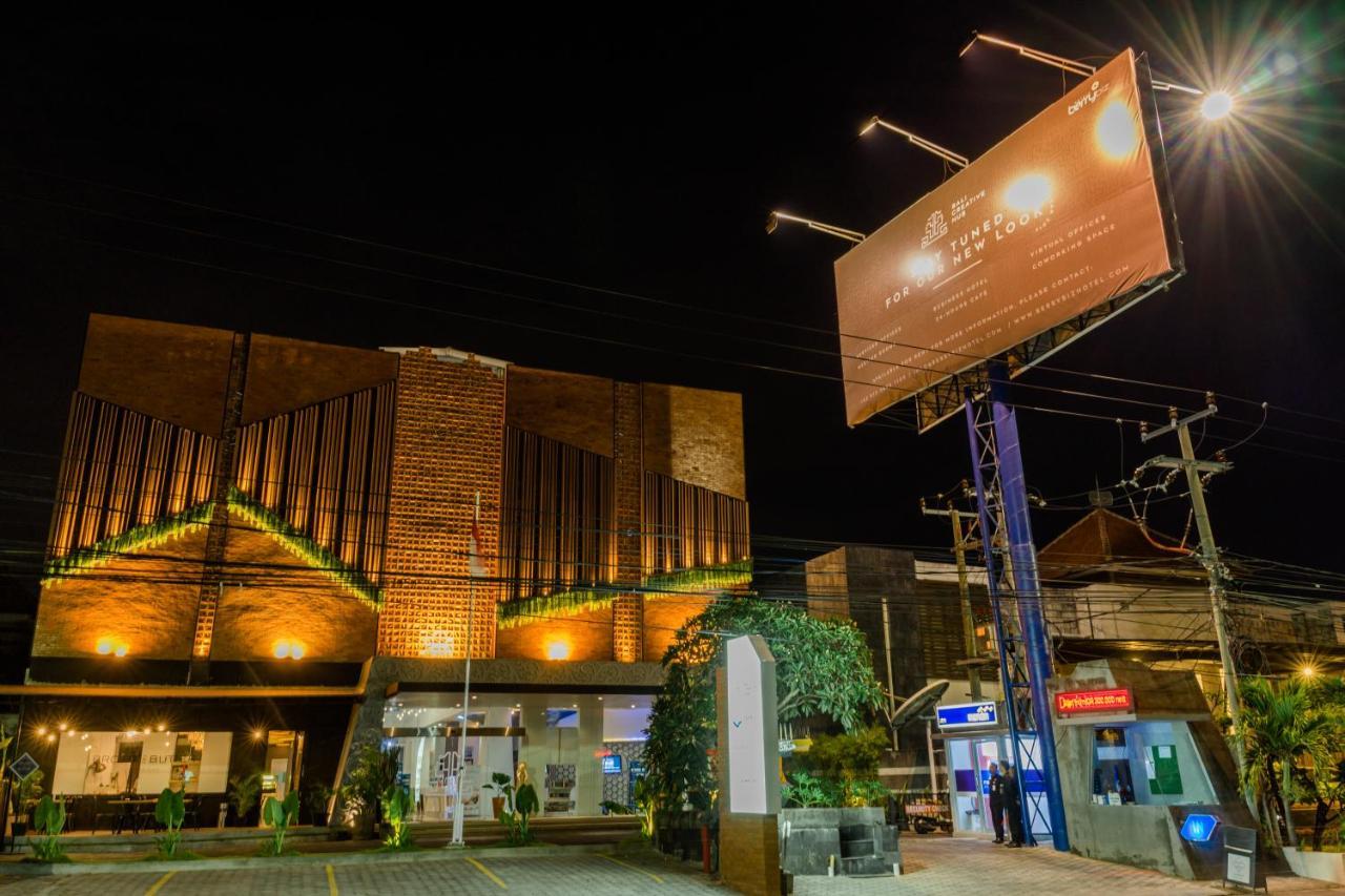Berry Biz Hotel Sunset Road Семиняк Екстериор снимка