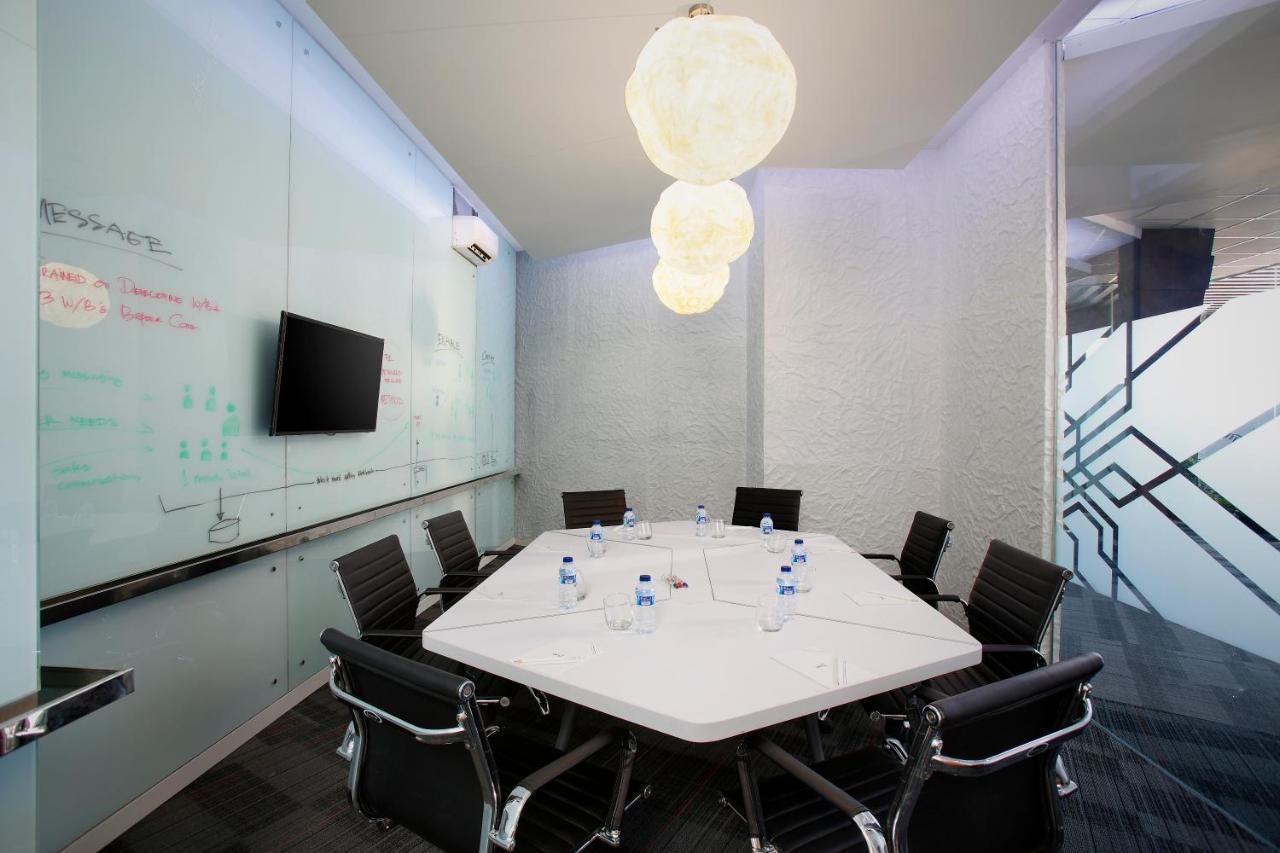 Berry Biz Hotel Sunset Road Семиняк Екстериор снимка