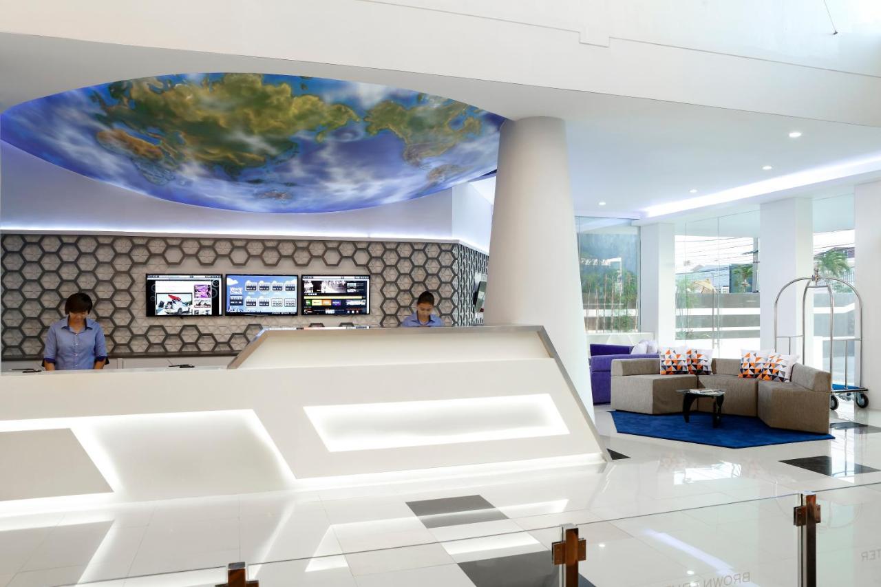 Berry Biz Hotel Sunset Road Семиняк Екстериор снимка