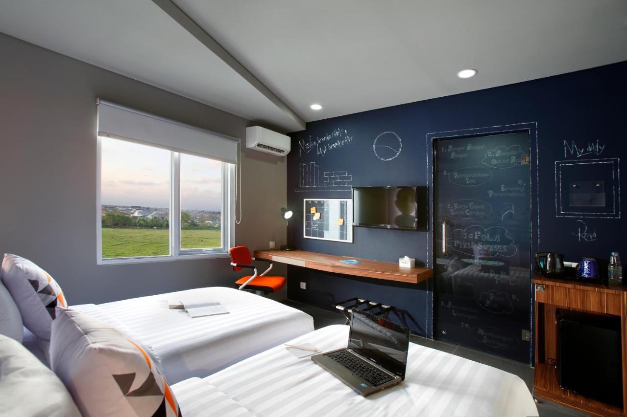 Berry Biz Hotel Sunset Road Семиняк Екстериор снимка