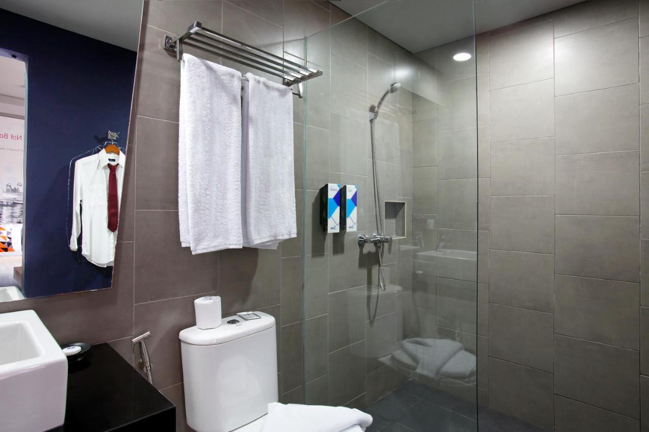 Berry Biz Hotel Sunset Road Семиняк Екстериор снимка